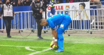 杨瀚森生涯首次首发可圈可点