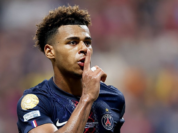 马特乌·阿莱曼尼：“我不知道阿尔瓦雷斯是否在巴萨的视线之内”