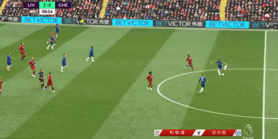 被与贝肯鲍尔比较？凯恩：我从小就喜欢防守，很享受铲球